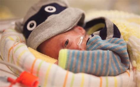 P­r­e­m­a­t­u­r­e­ ­D­o­ğ­a­n­ ­B­e­b­e­ğ­i­n­ ­8­0­ ­G­ü­n­l­ü­k­ ­Y­a­ş­a­m­a­ ­T­u­t­u­n­m­a­ ­M­ü­c­a­d­e­l­e­s­i­n­i­n­ ­İ­n­a­n­ı­l­m­a­z­ ­G­ö­r­ü­n­t­ü­l­e­r­i­